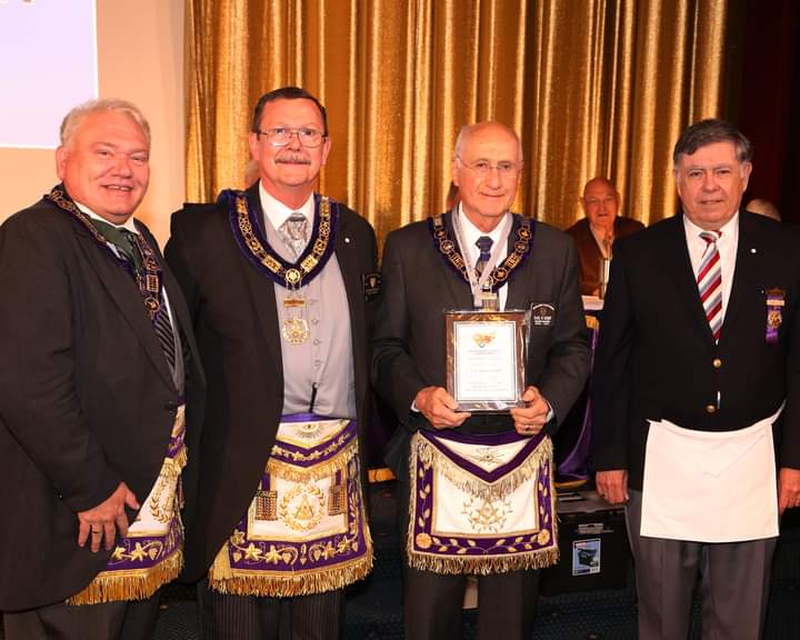 HONORING TWO DISTINGUISHED MASONS Masonic Renewal Committee of the